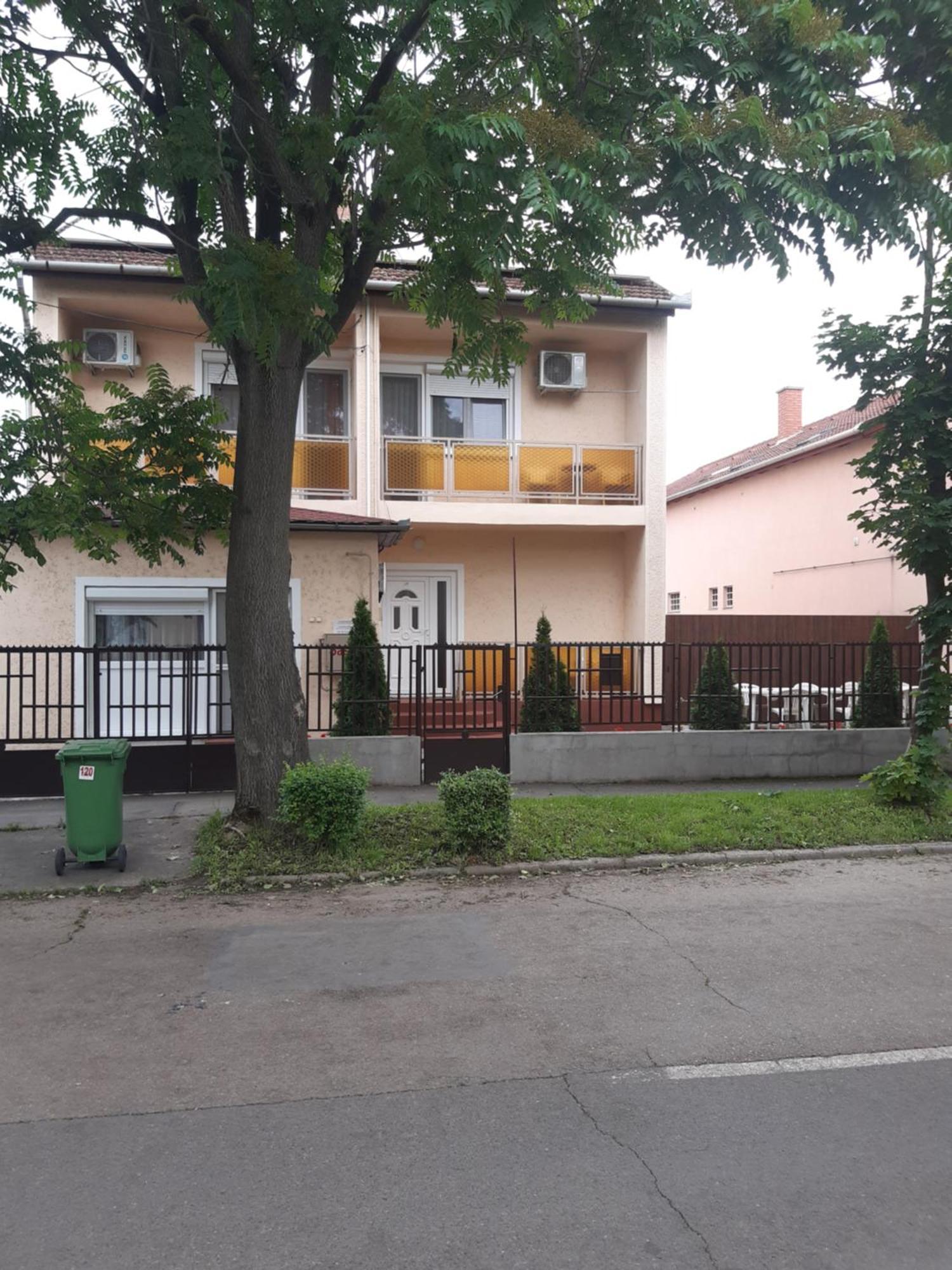 Sasfeszek Apartment Hajduszoboszlo Luaran gambar